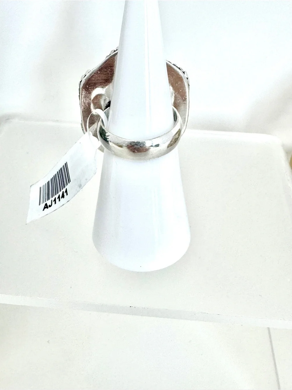 NWT Artisan Oval Blue Topaz Statement Ring